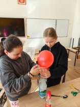 Mała Politechnika SP4 - prawa fizyki i chemii